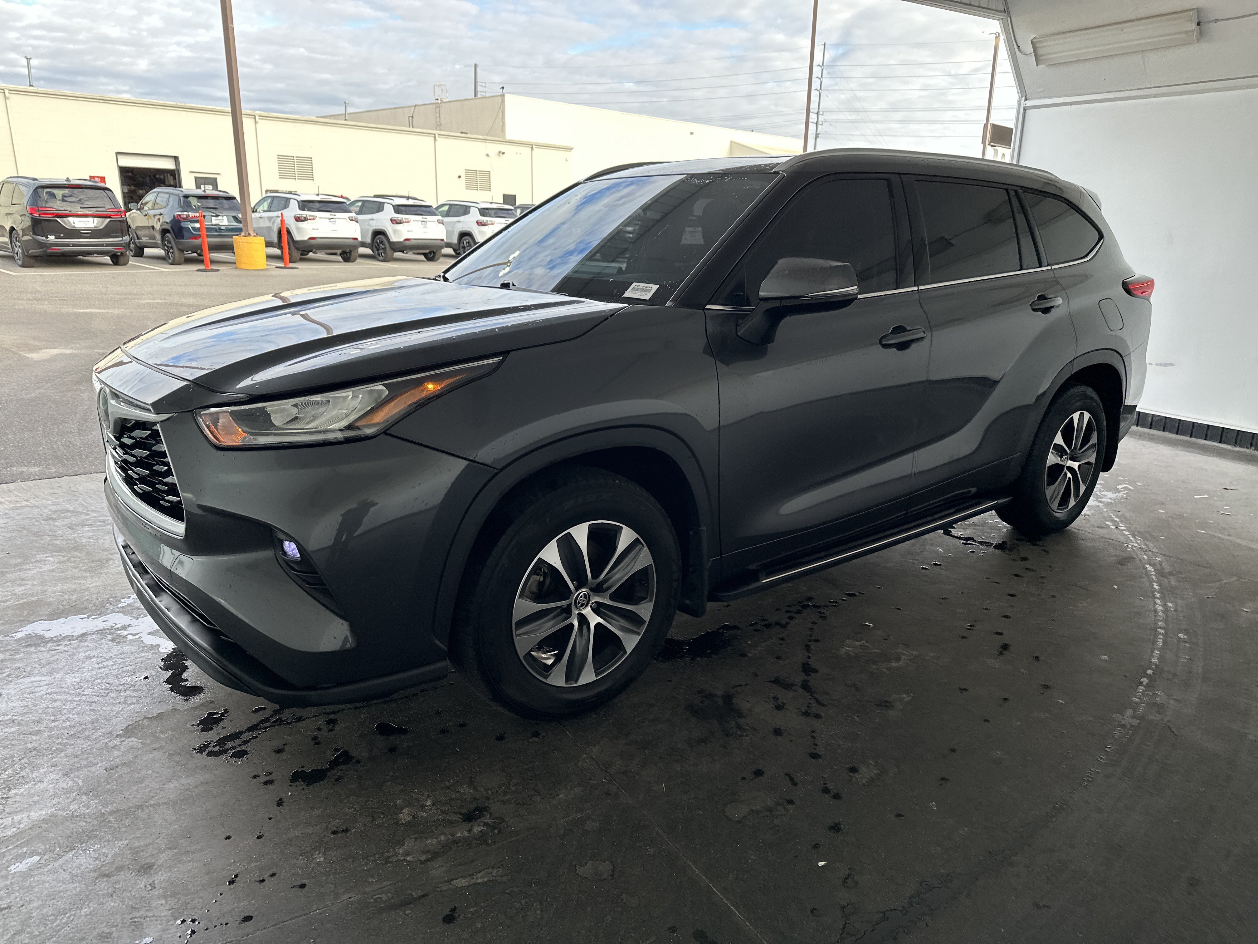 Used 2020 Toyota Highlander XLE SUV