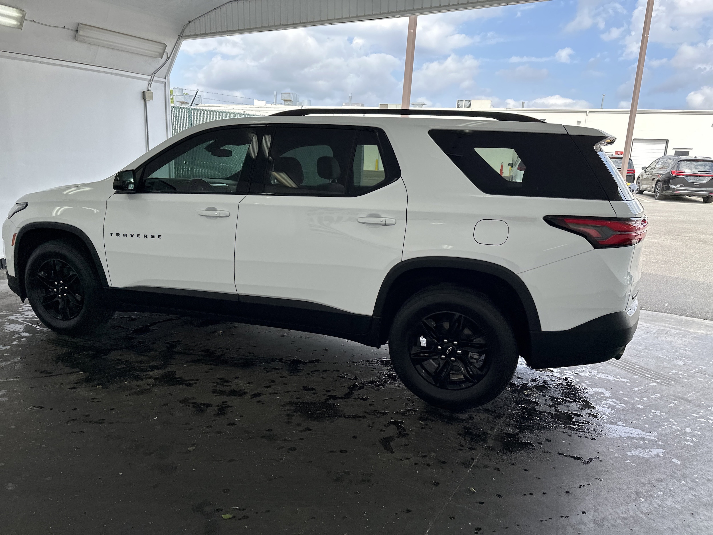 2023 Chevrolet Traverse LS photo 5