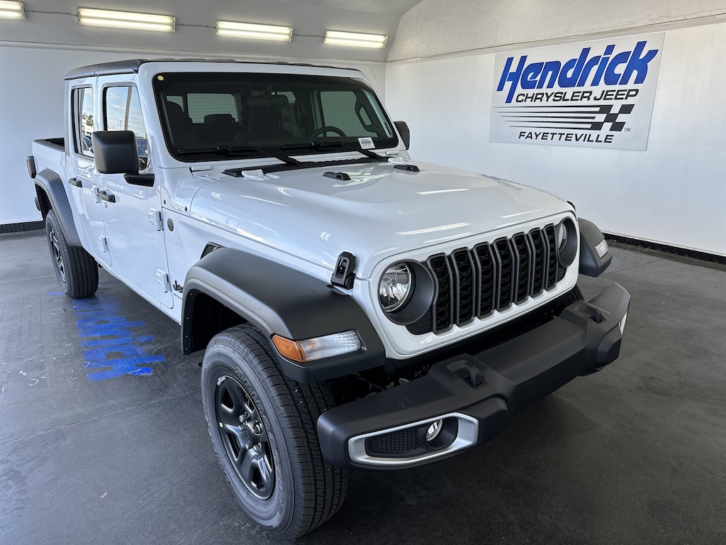 New 2025 Jeep Gladiator Sport Pickup