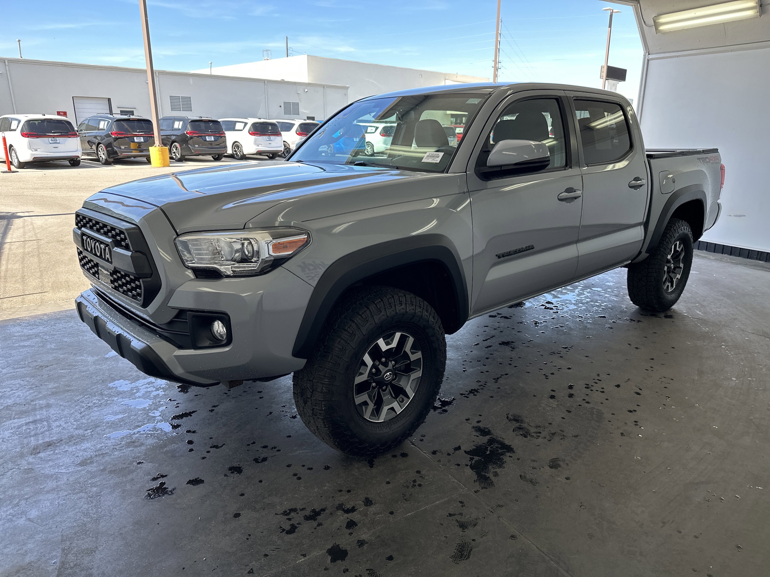 2018 Toyota Tacoma TRD Off Road photo 2