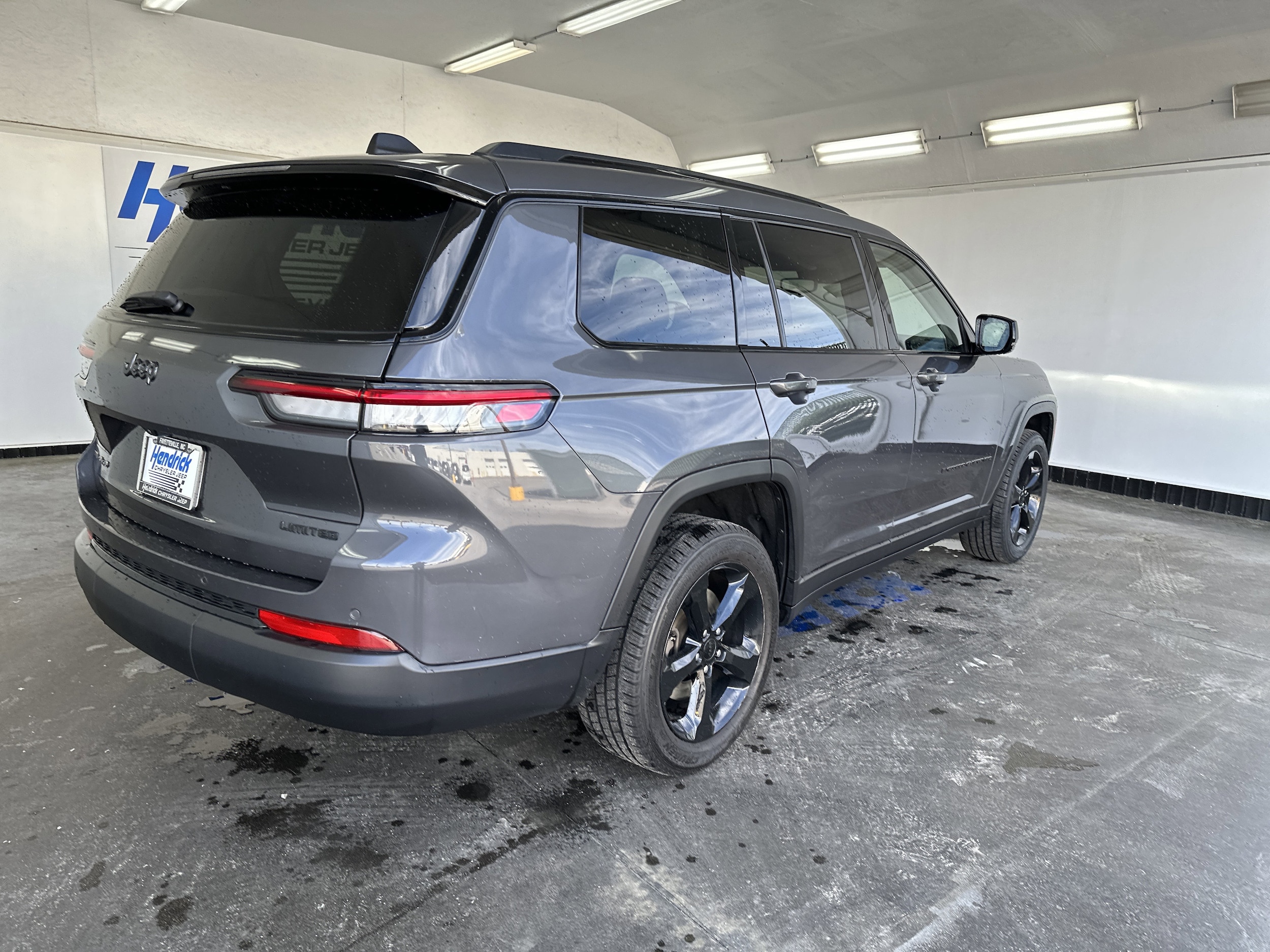 2023 Jeep Grand Cherokee L Limited photo 3