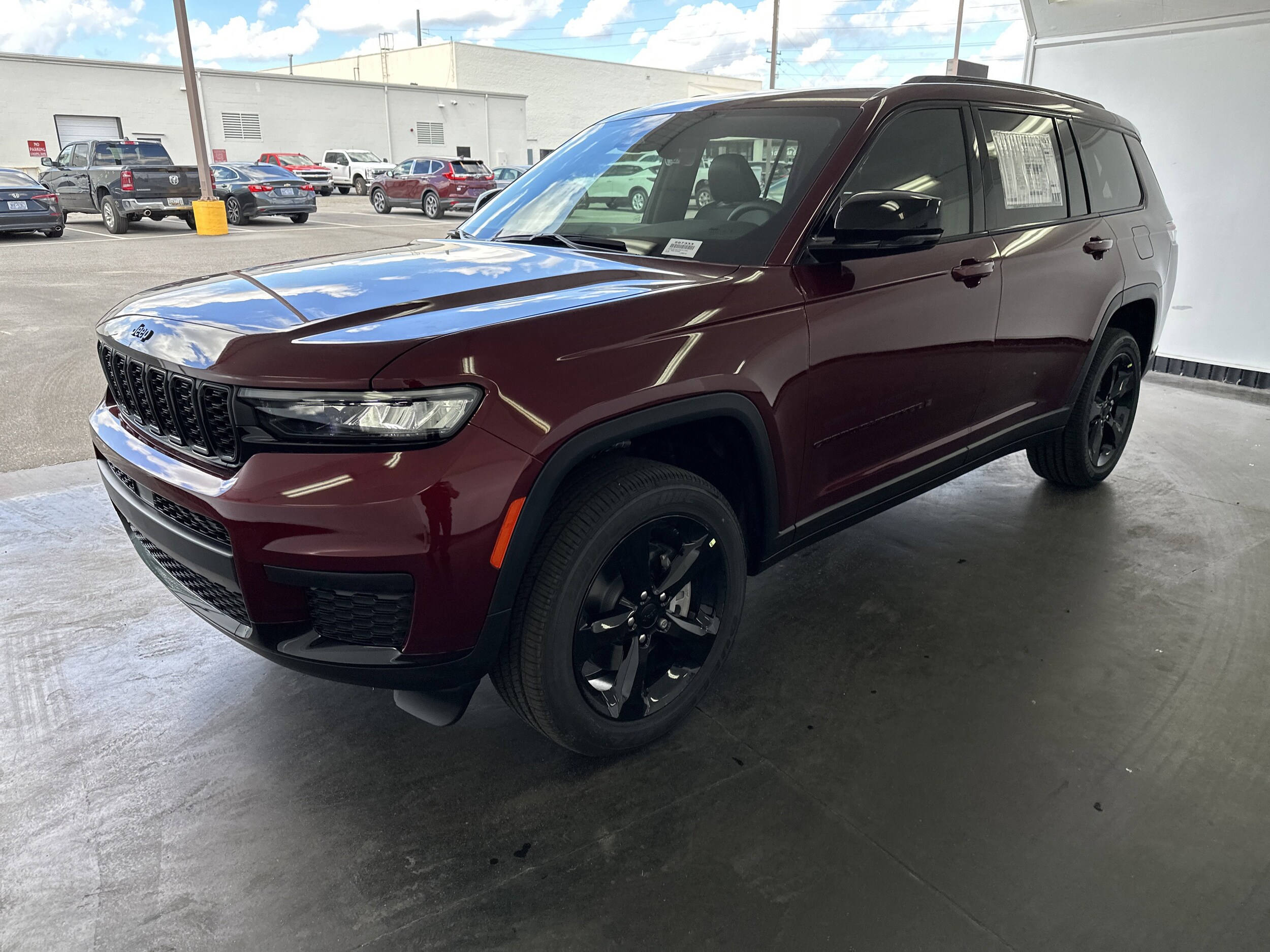 2025 Jeep Grand Cherokee Altitude X photo 2