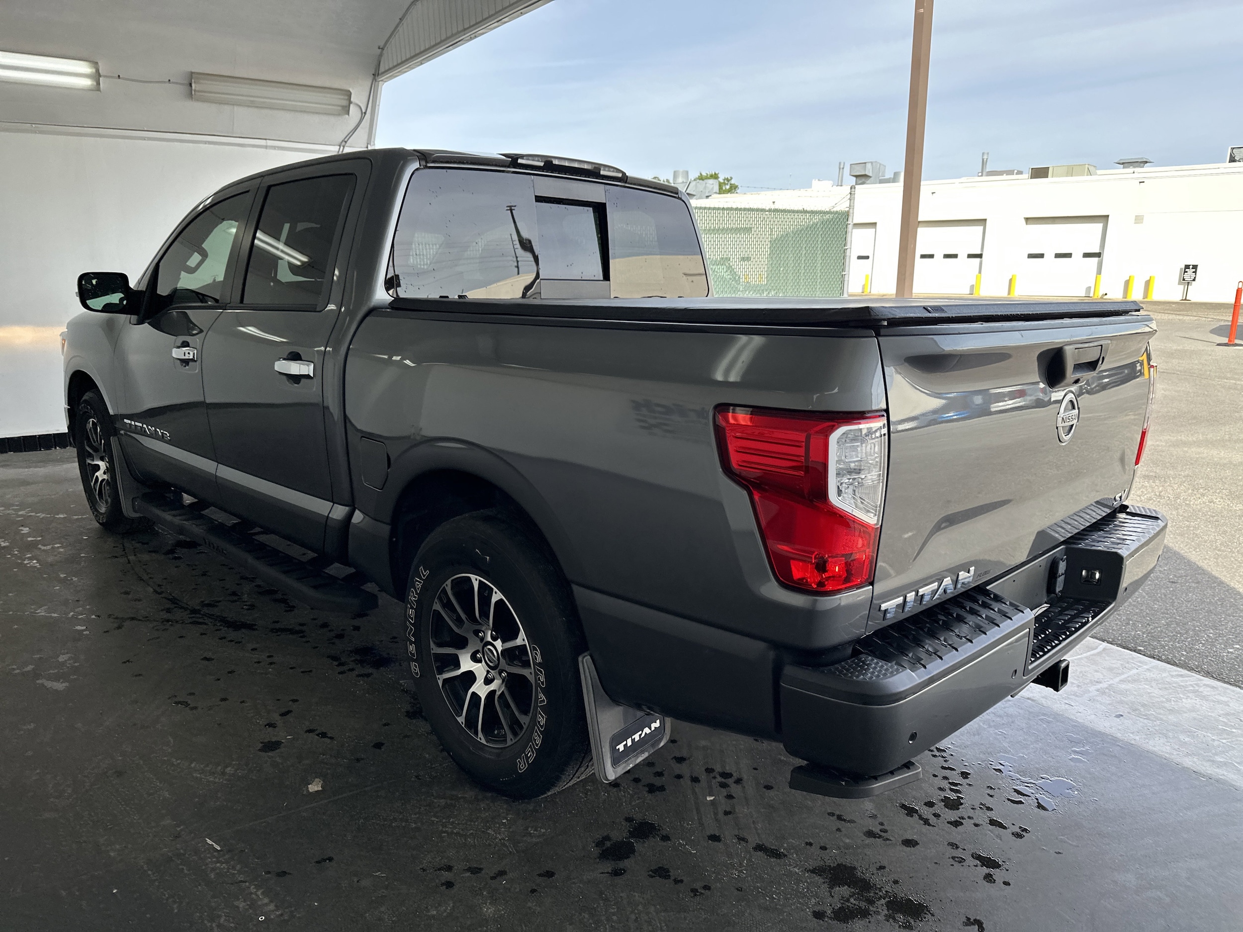 2020 Nissan Titan SV photo 6