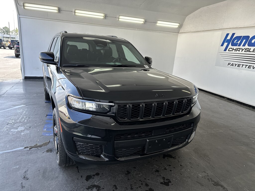 Used 2023 Jeep Grand Cherokee L Altitude SUV