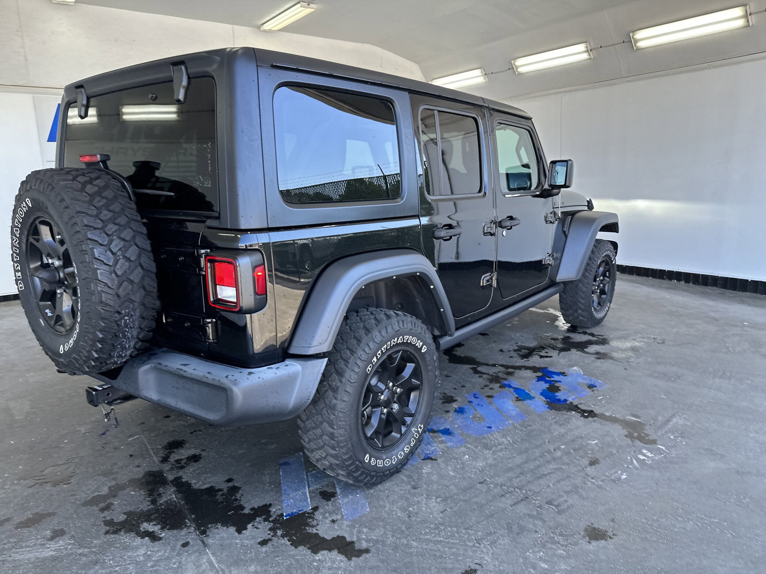 2022 Jeep Wrangler Unlimited Willys photo 3
