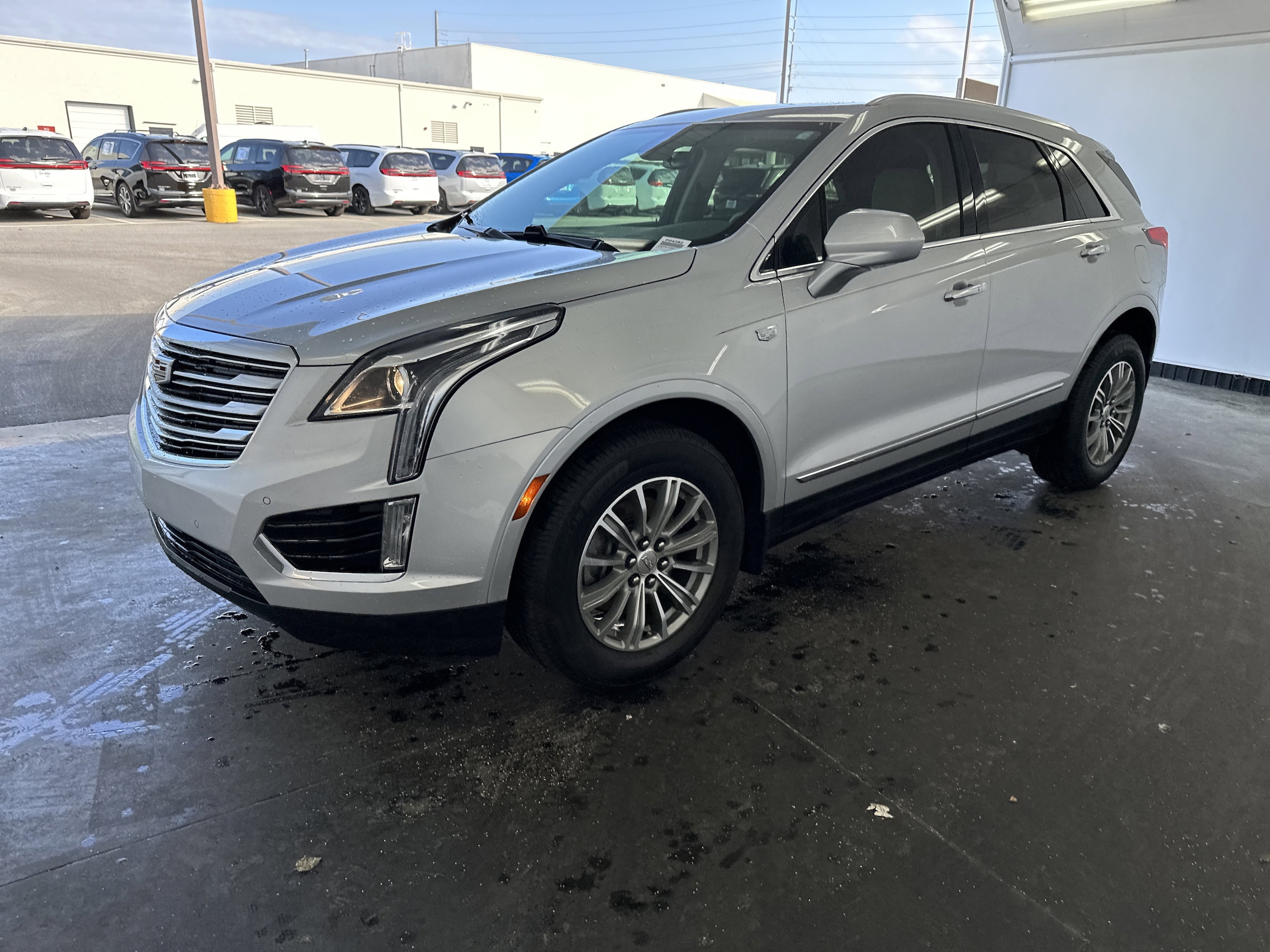 2019 CADILLAC XT5 Luxury FWD photo 2