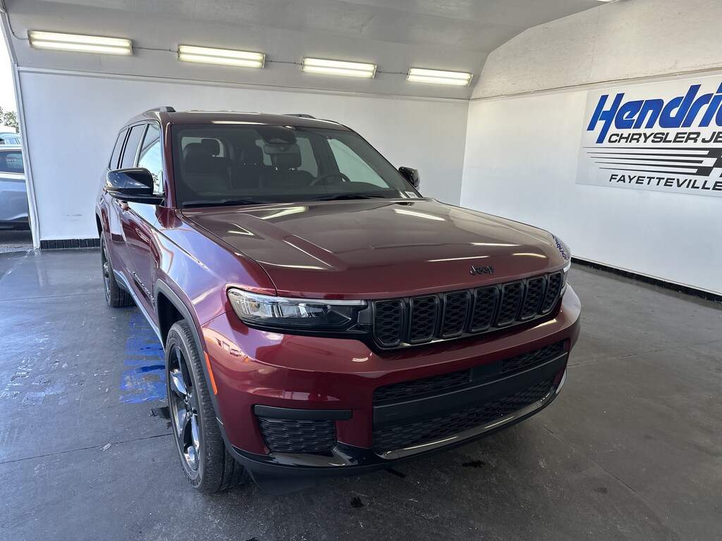Used 2023 Jeep Grand Cherokee L Altitude SUV
