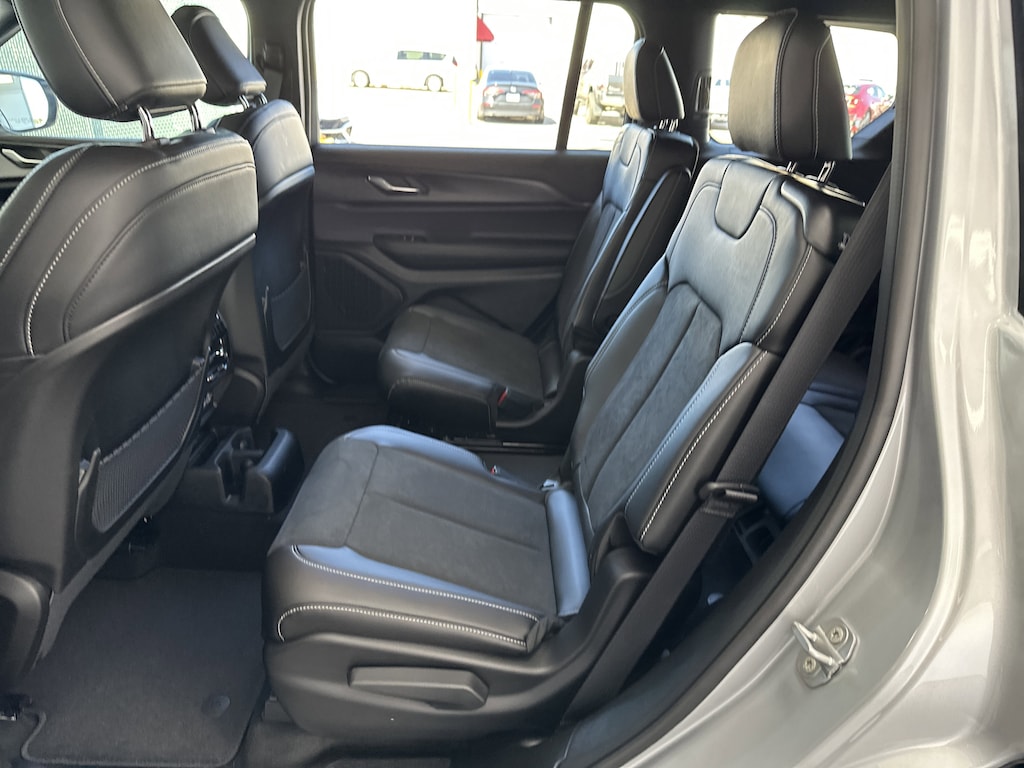 New 2025 Jeep Grand Cherokee L Altitude X SUV