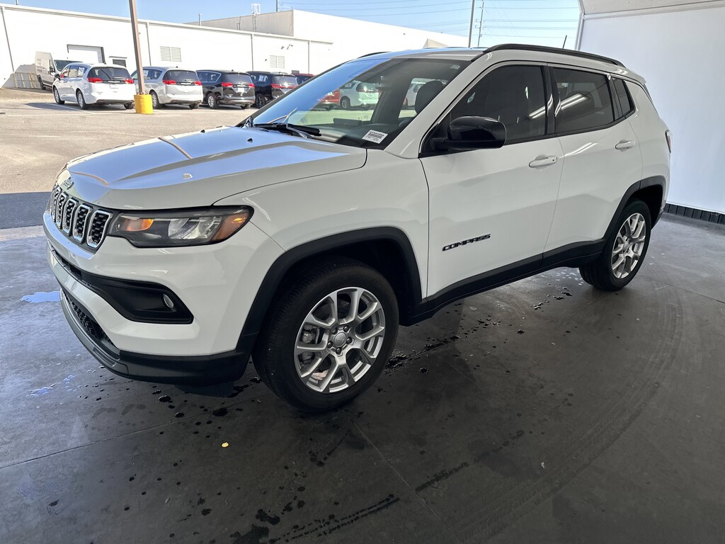 Used 2024 Jeep Compass Latitude Lux SUV