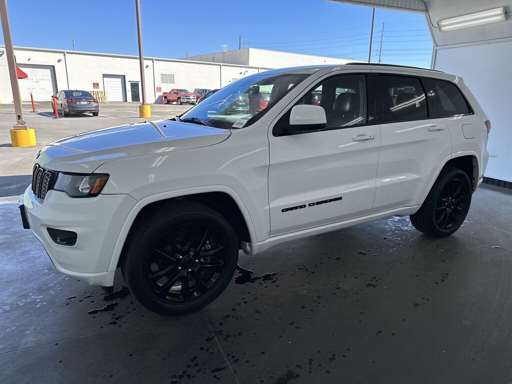 Used 2019 Jeep Grand Cherokee Altitude SUV