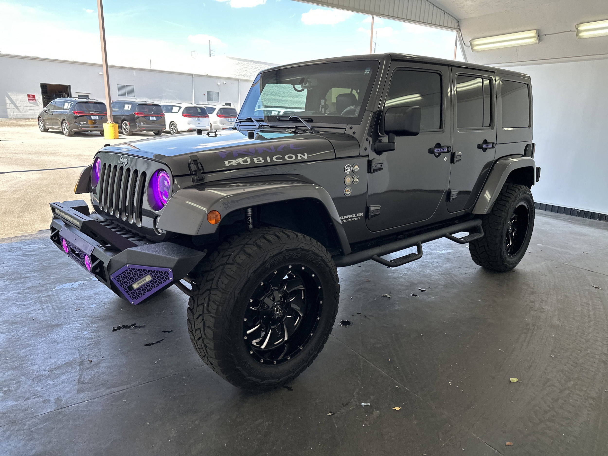 2017 Jeep Wrangler Unlimited Rubicon photo 2