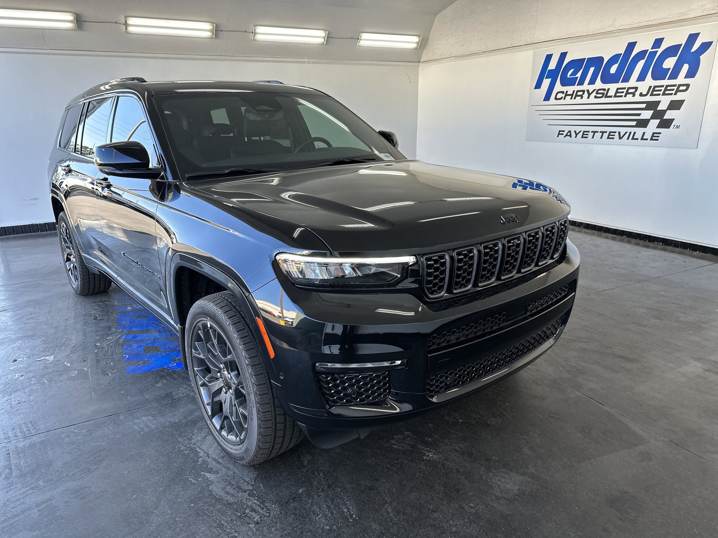 2025 Jeep Grand Cherokee L Summit Reserve photo 2