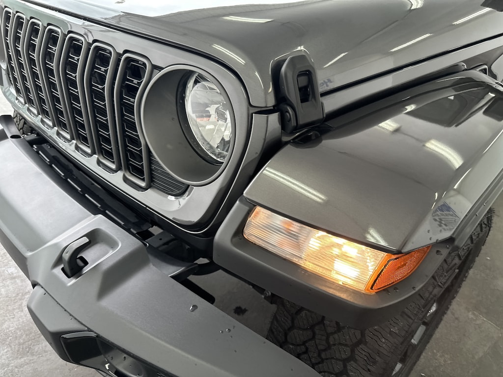 Used 2025 Jeep Gladiator Nighthawk Pickup