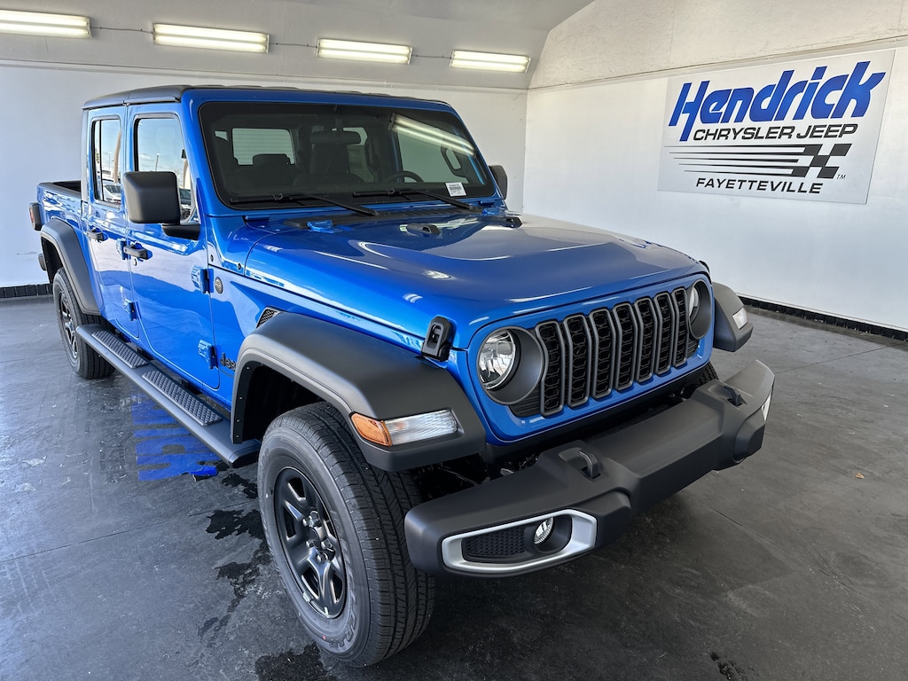 Used 2025 Jeep Gladiator Sport Pickup