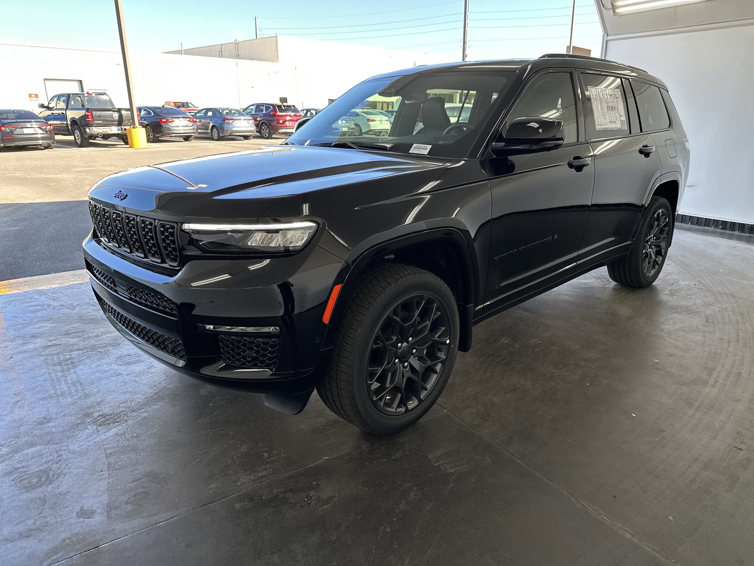 2025 Jeep Grand Cherokee L Summit Reserve photo 3