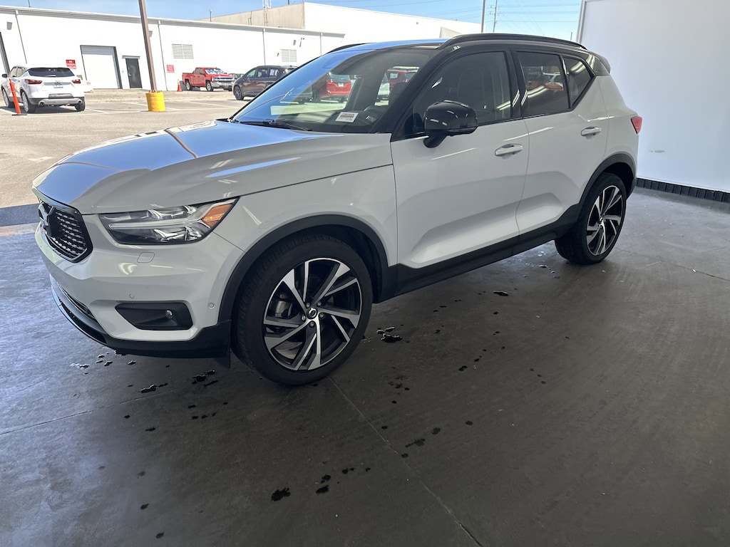 Used 2022 Volvo XC40 R-Design SUV