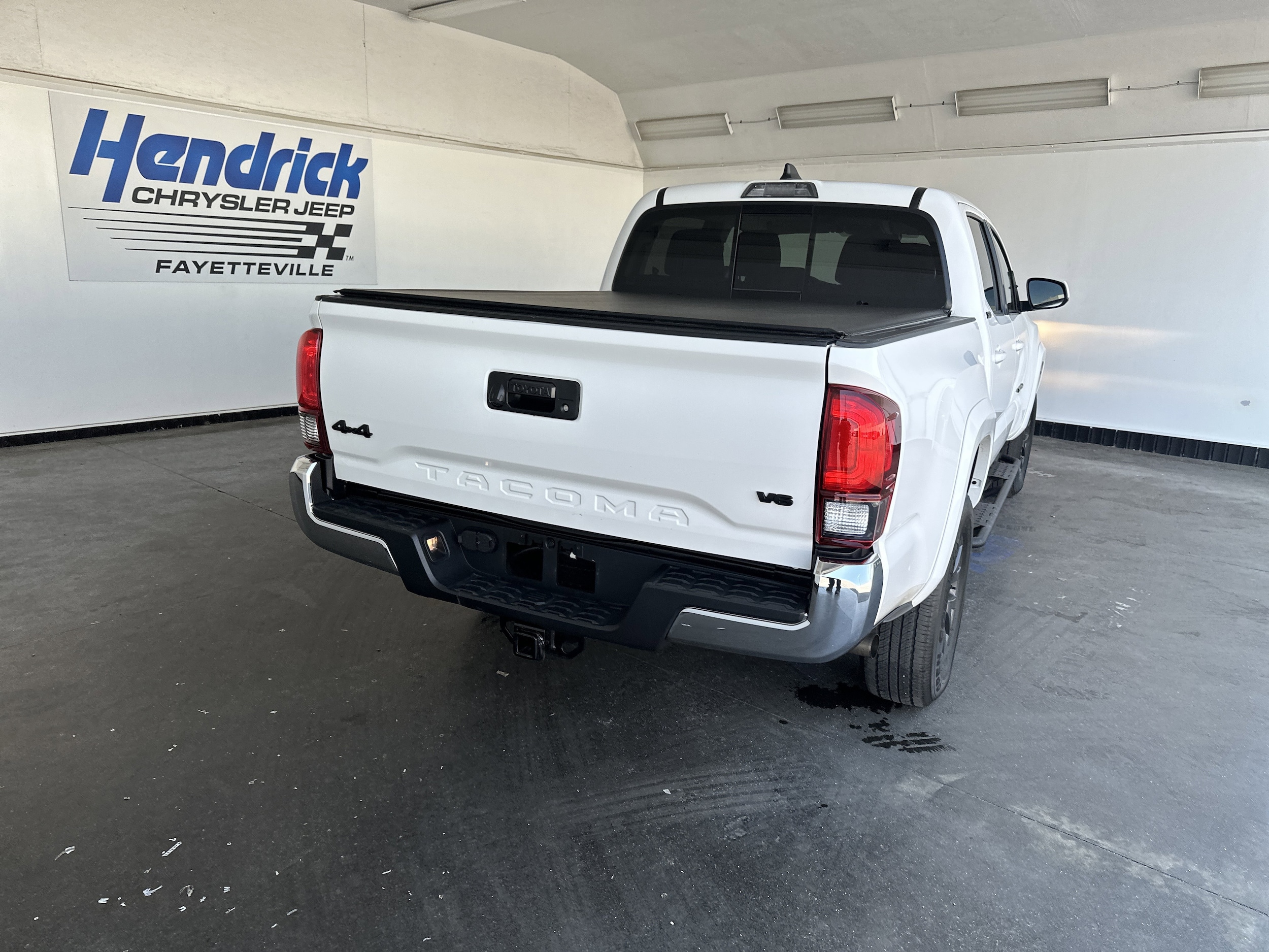 2023 Toyota Tacoma 4WD SR5 photo 6