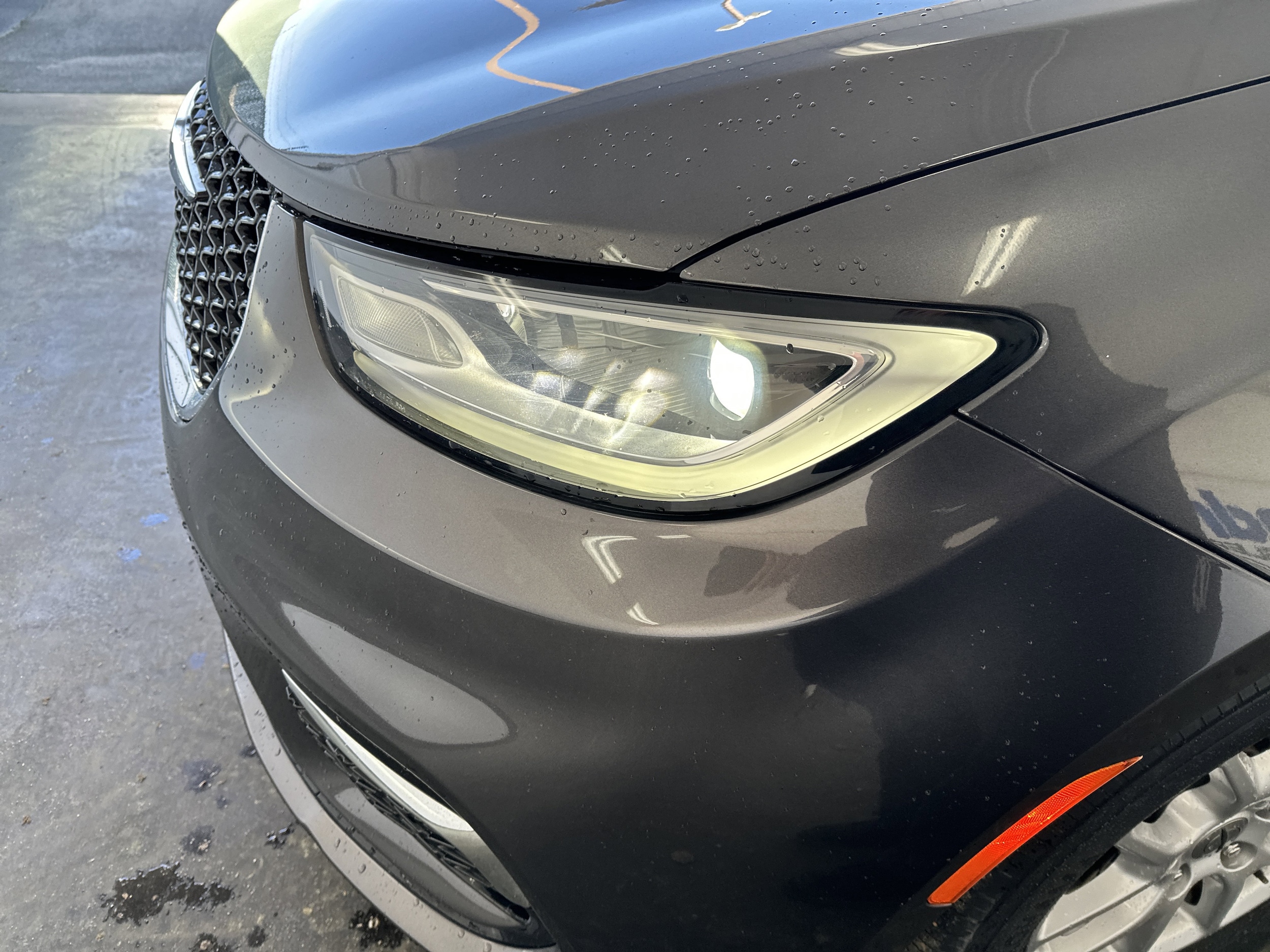 2023 Chrysler Pacifica Touring L photo 4