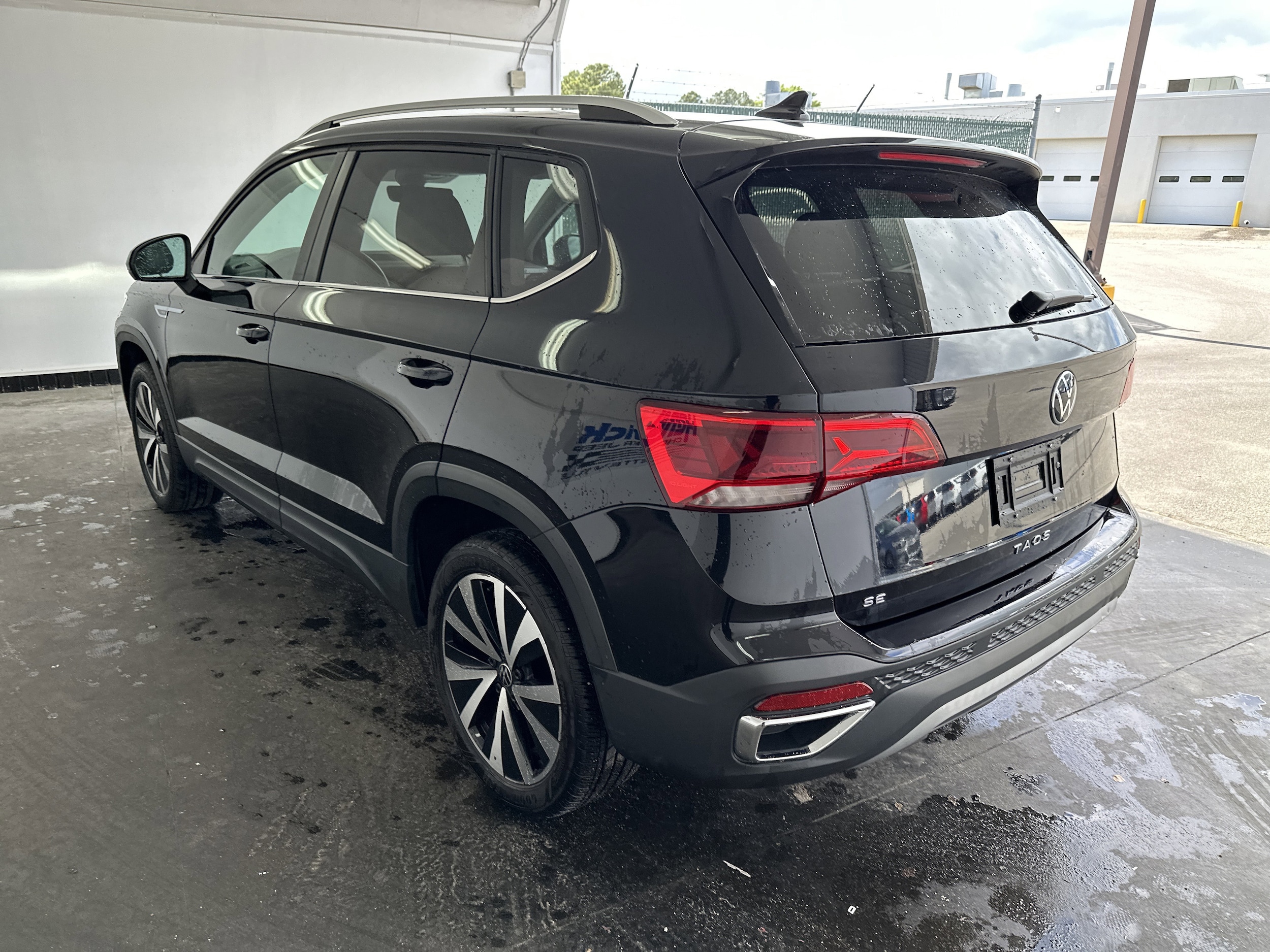 2024 Volkswagen Taos SE photo 6