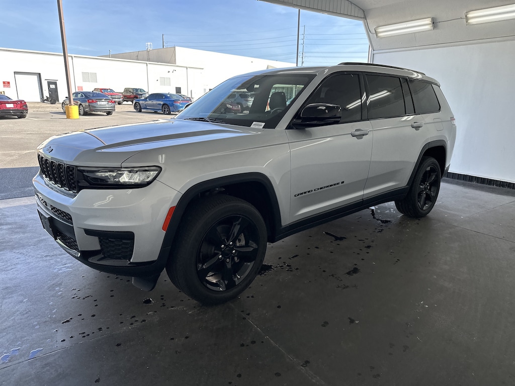 Used 2023 Jeep Grand Cherokee L Altitude SUV