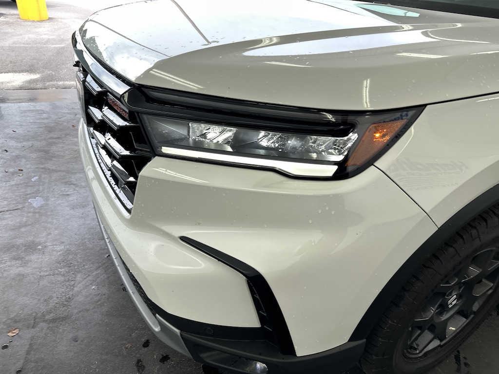 Used 2025 Honda Pilot TrailSport SUV