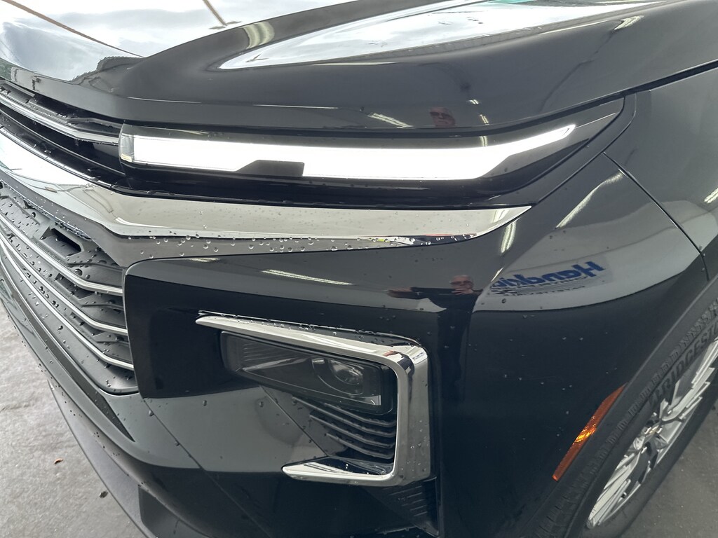 Used 2025 Chevrolet Traverse FWD LT SUV