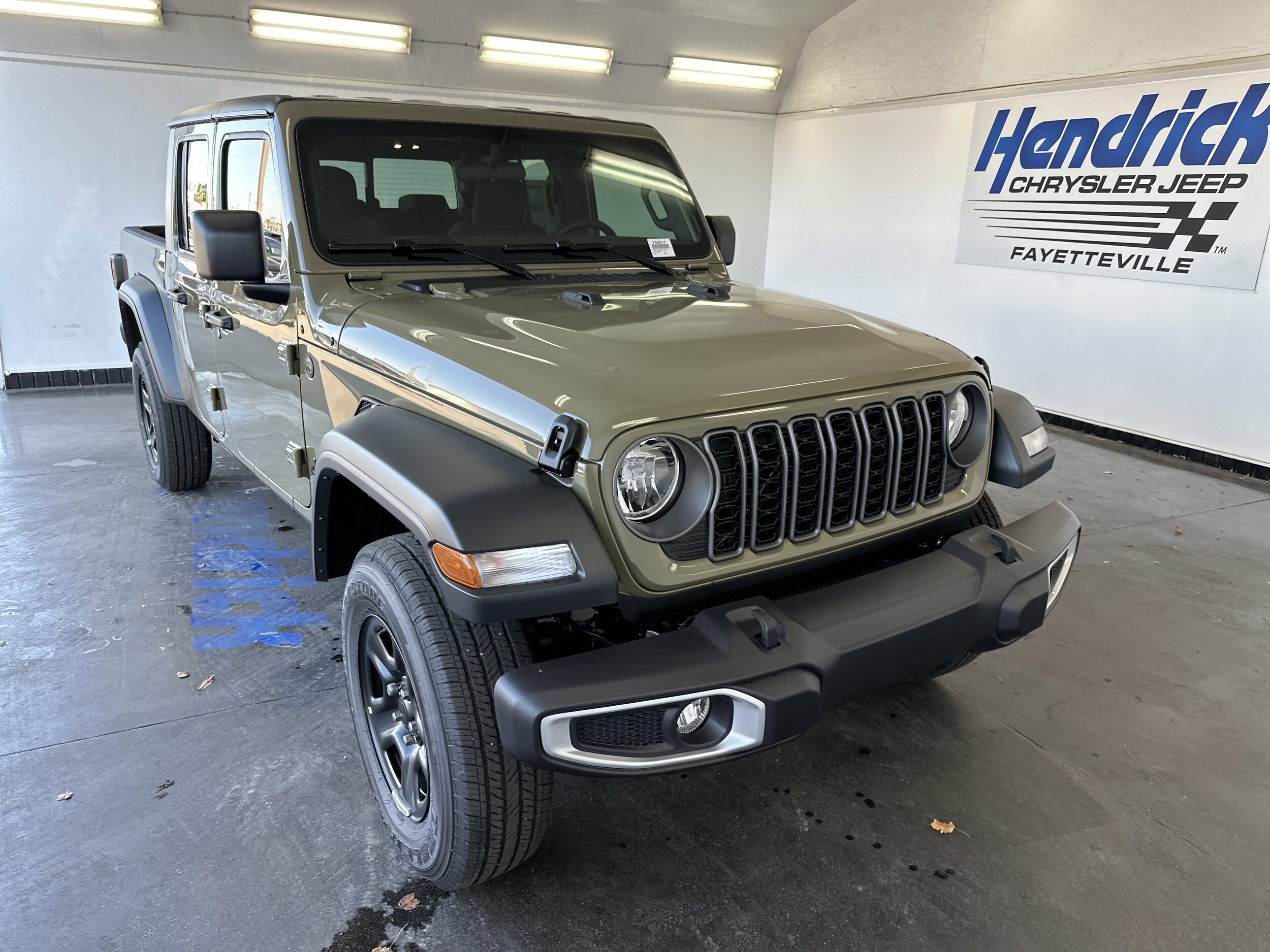 2026 Jeep Gladiator Sport photo 2