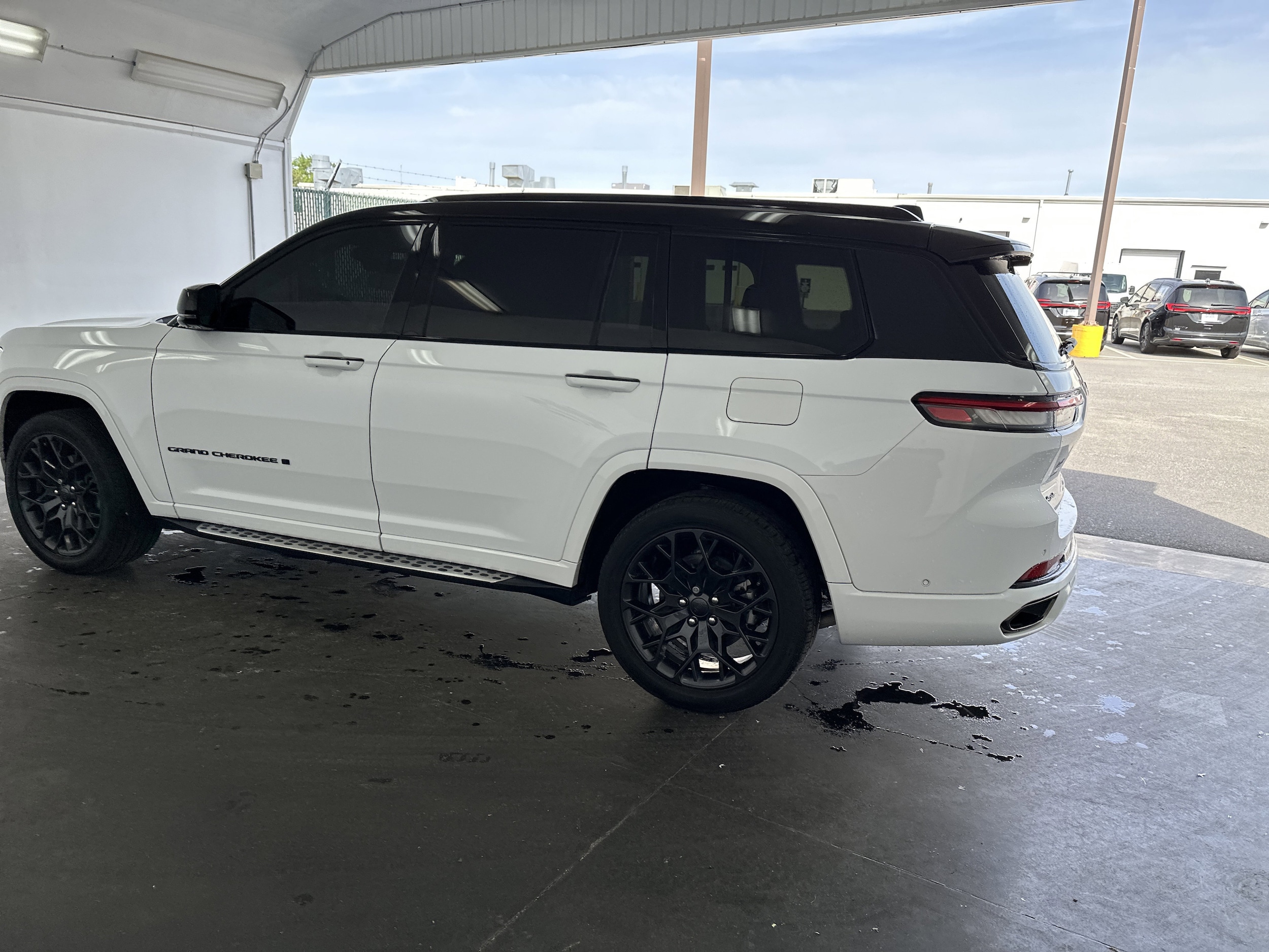 2024 Jeep Grand Cherokee L Summit Reserve photo 4