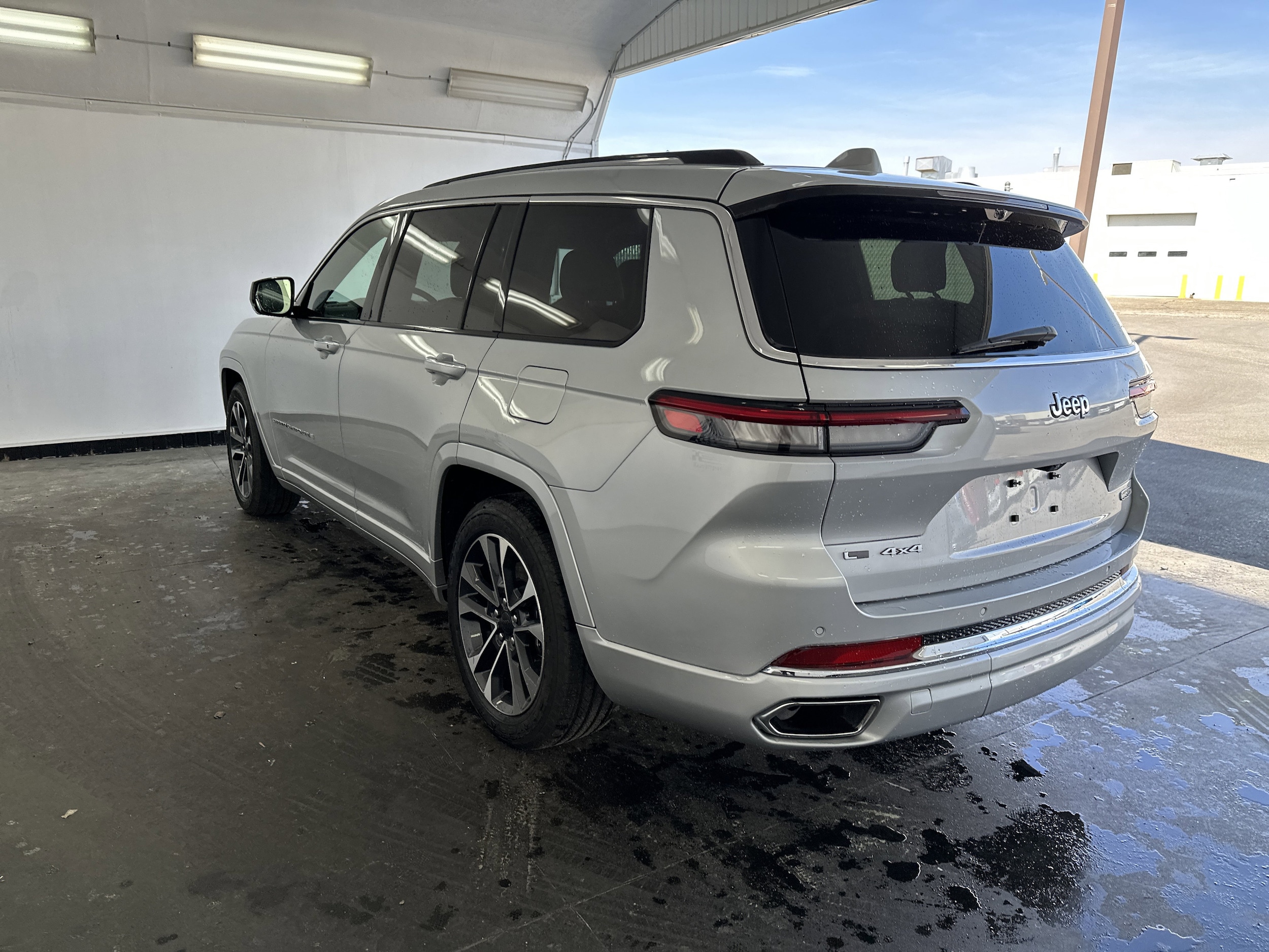 2021 Jeep Grand Cherokee L Overland photo 5