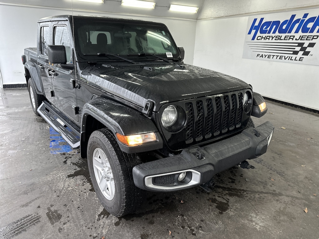Used 2022 Jeep Gladiator Sport S Pickup