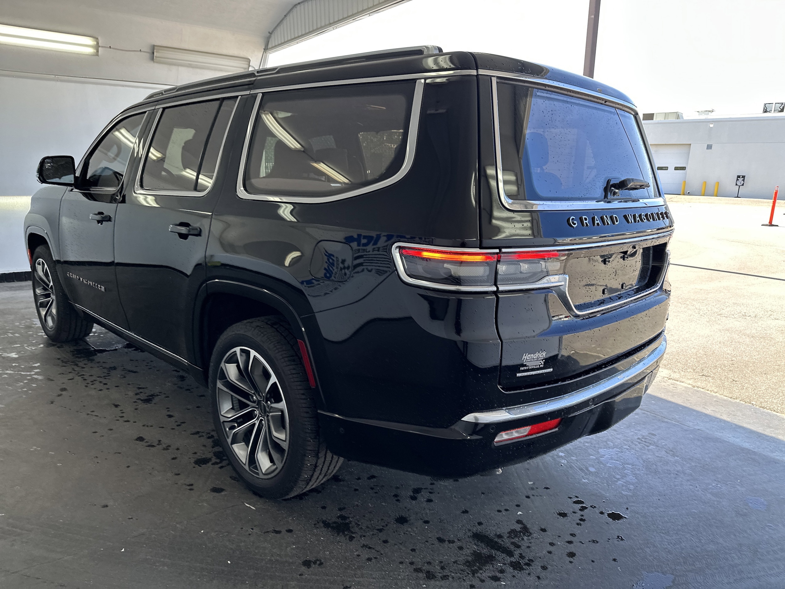 2022 Jeep Grand Wagoneer Series III photo 5