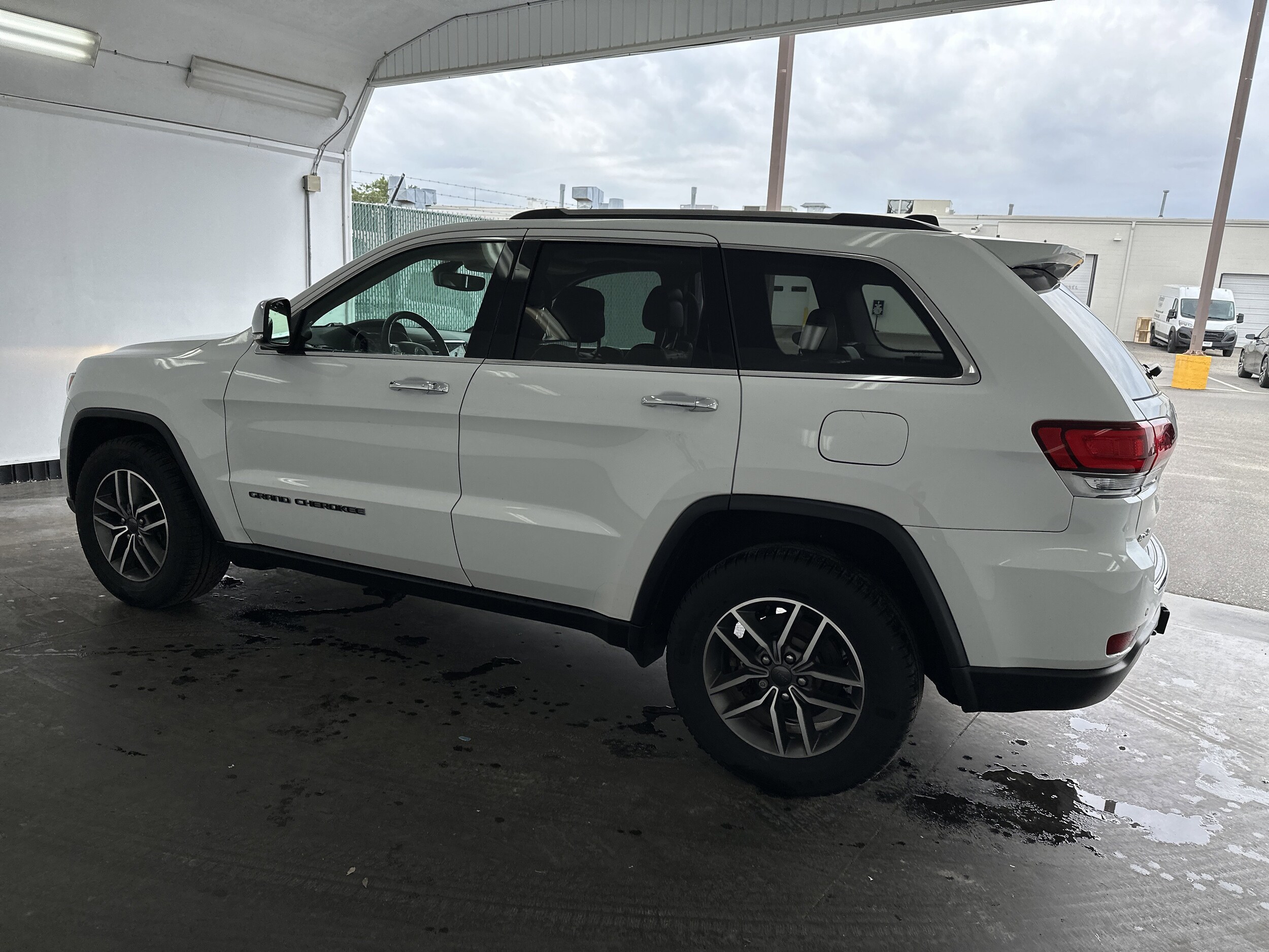 2021 Jeep Grand Cherokee 80th Anniversary photo 4