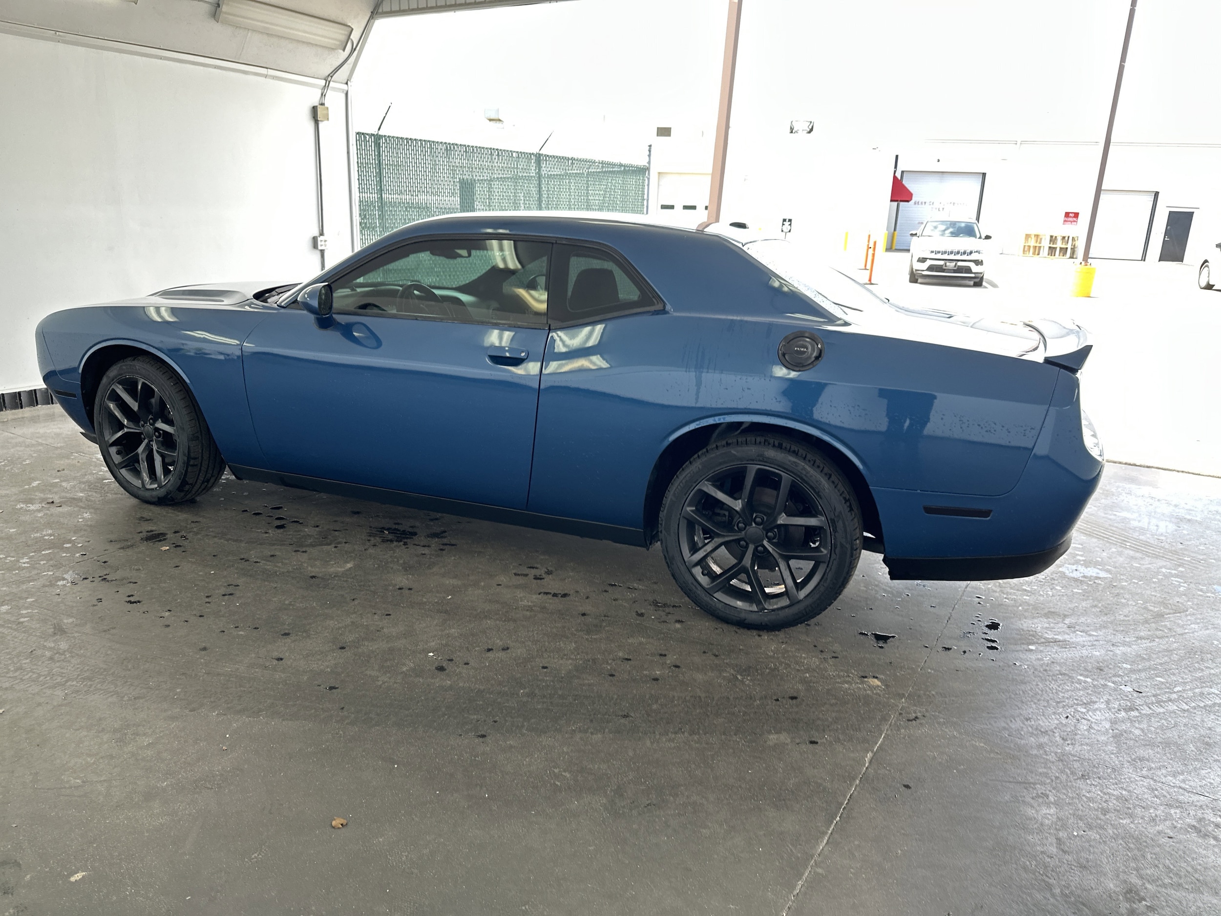 2022 Dodge Challenger SXT photo 4