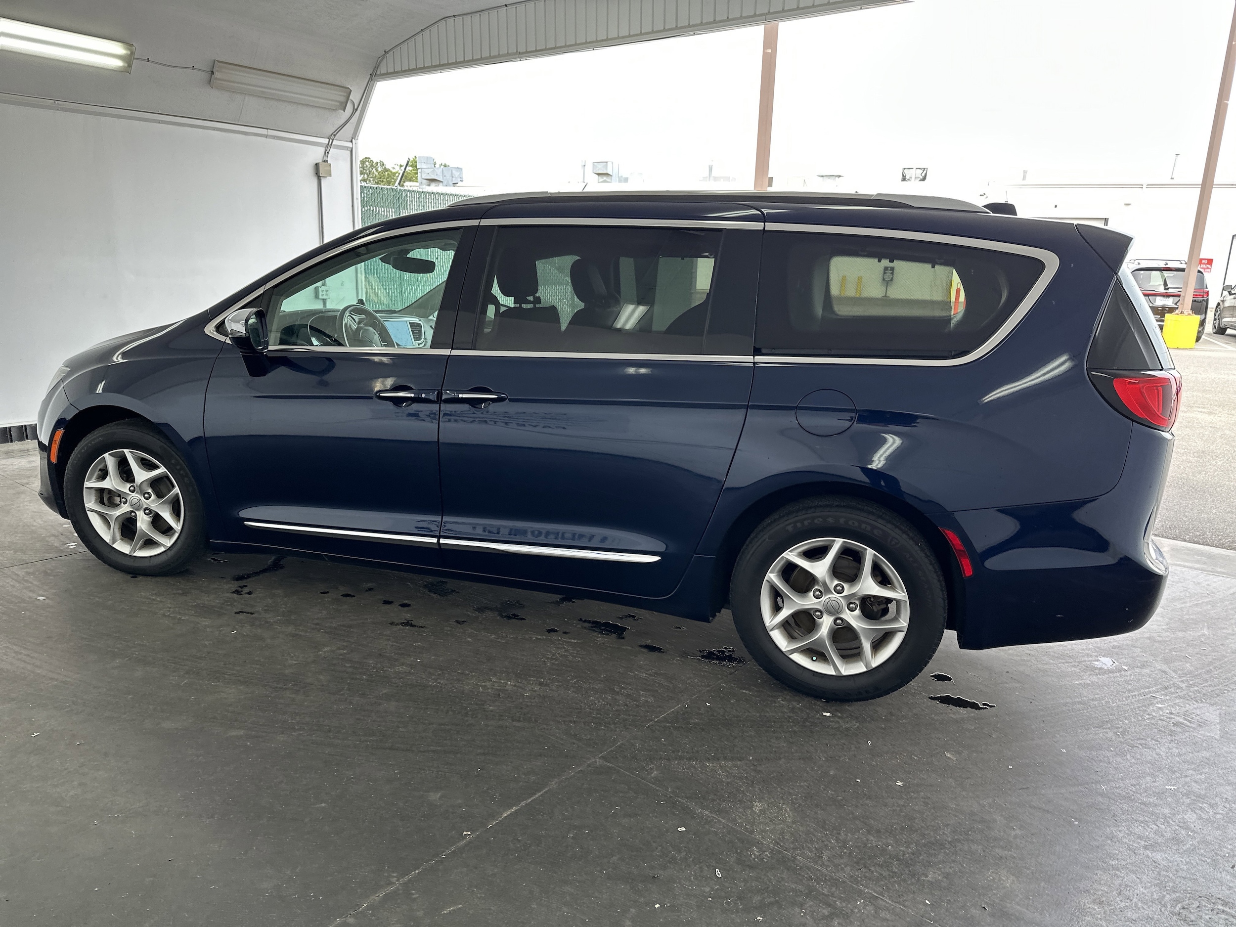 2020 Chrysler Pacifica Limited photo 5