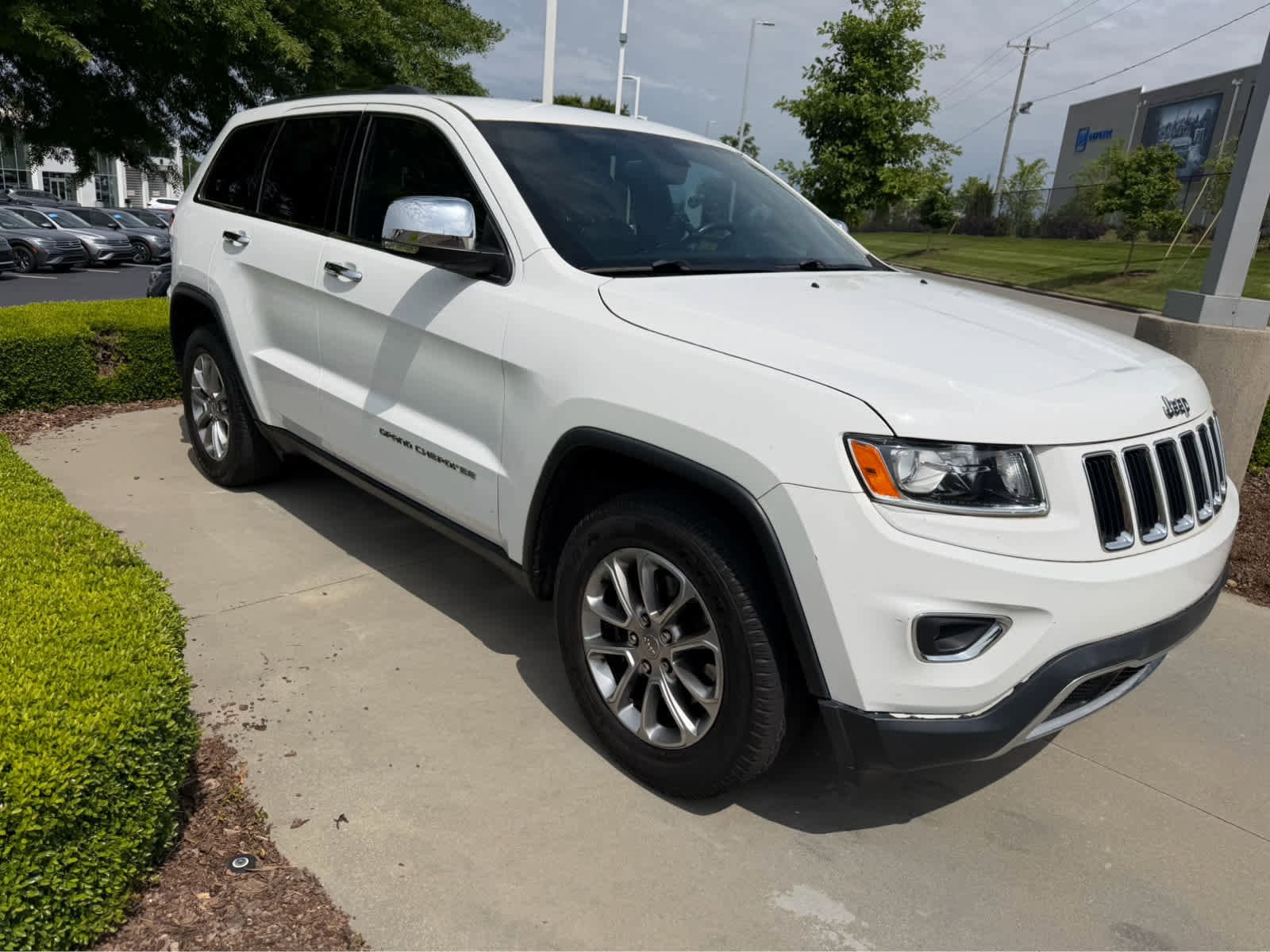 2015 Jeep Grand Cherokee Limited 4x2 photo 2