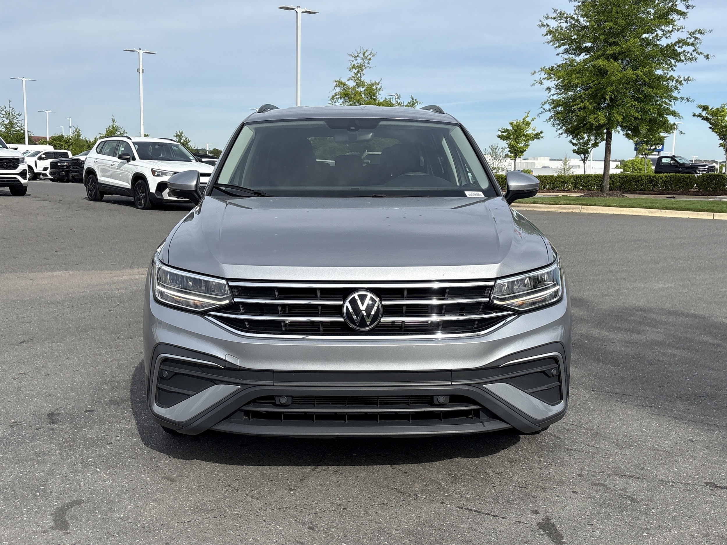 2023 Volkswagen Tiguan 2.0T S photo 2