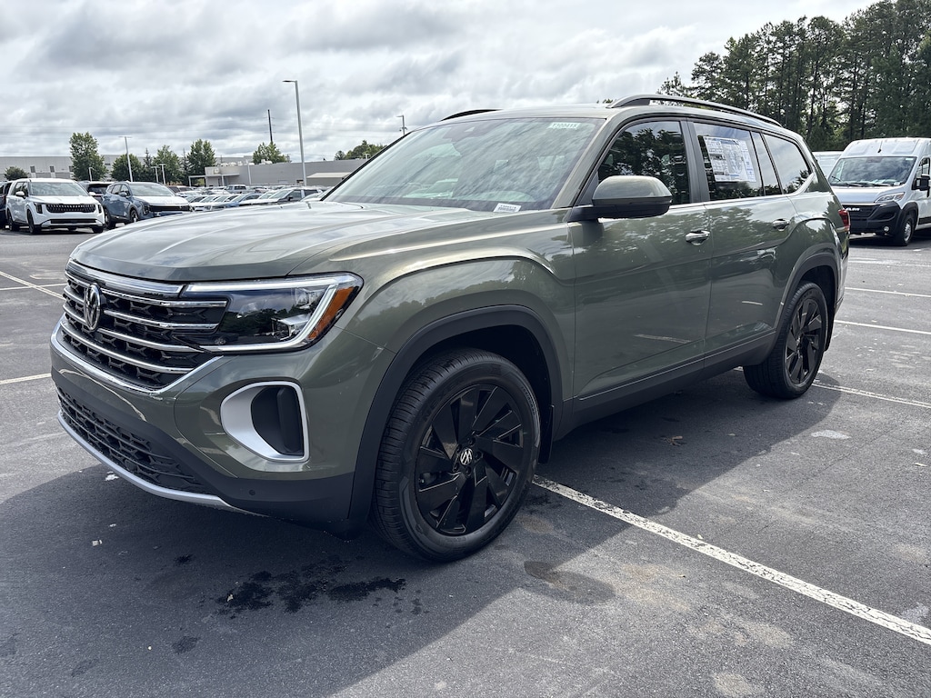 New 2026 Volkswagen Atlas SE w/Technology SUV