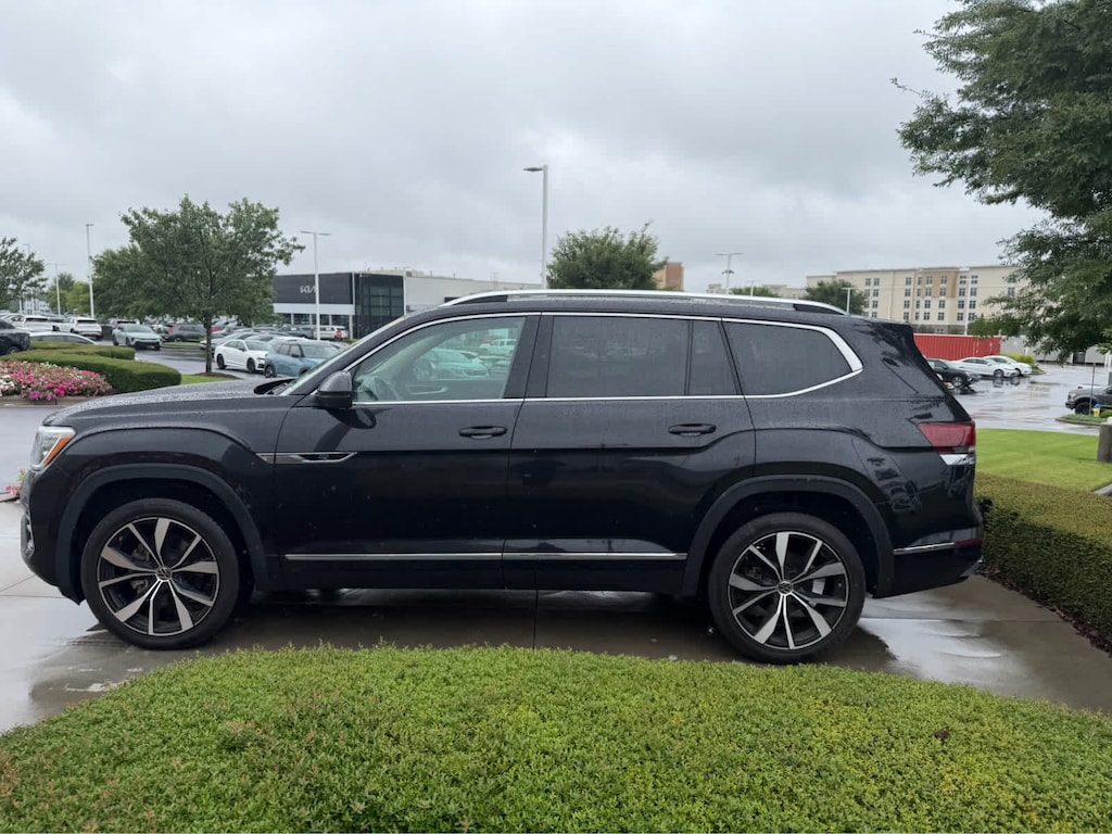 Used 2024 Volkswagen Atlas 2.0T SEL Premium R-Line SUV