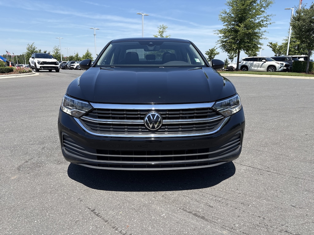 Certified 2023 Volkswagen Jetta 1.5T SE Sedan