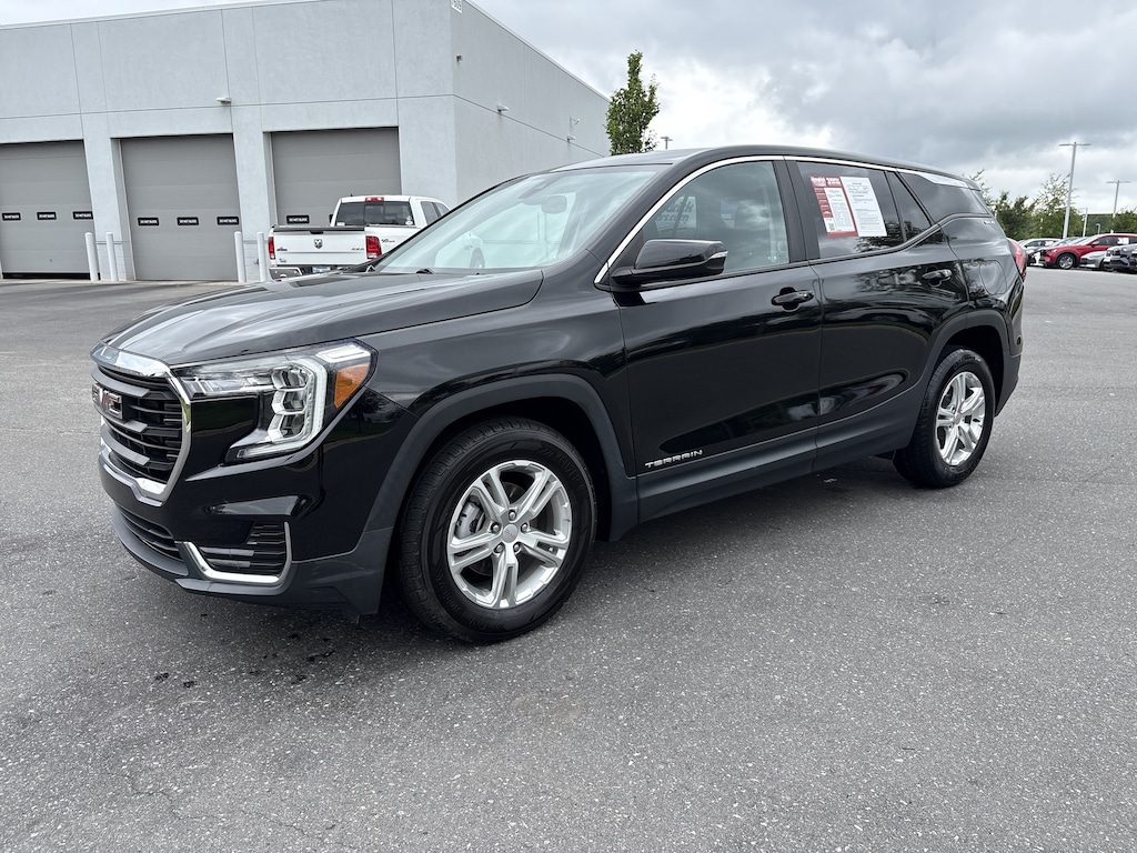 Used 2022 GMC Terrain SLE SUV
