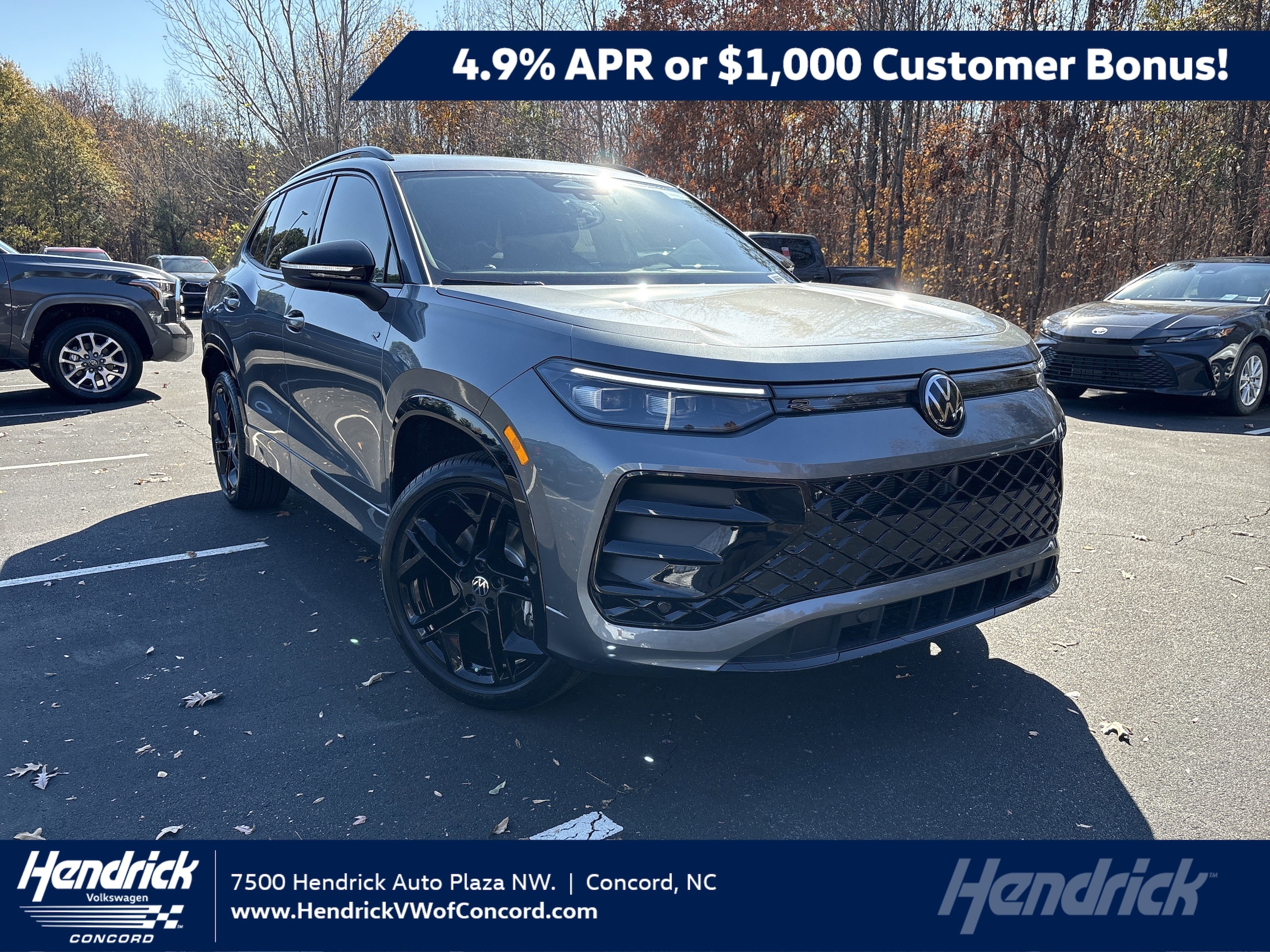 2026 Volkswagen Tiguan SE R-LINE BLACK's photo