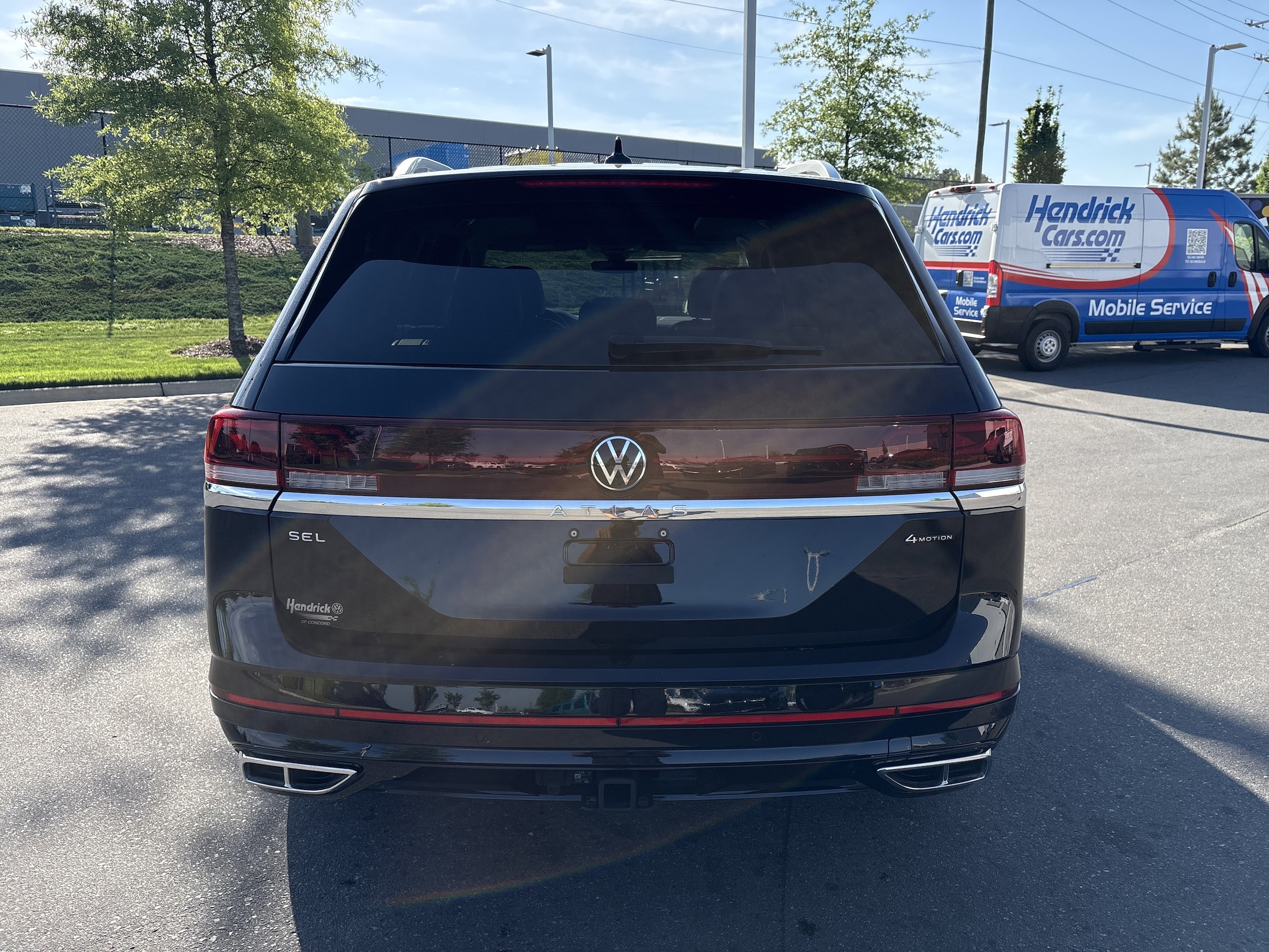 2025 Volkswagen Atlas 2.0T SEL Premium R-Line photo 6