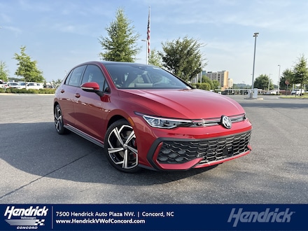 2025 Volkswagen Golf GTI 2.0T SE Hatchback