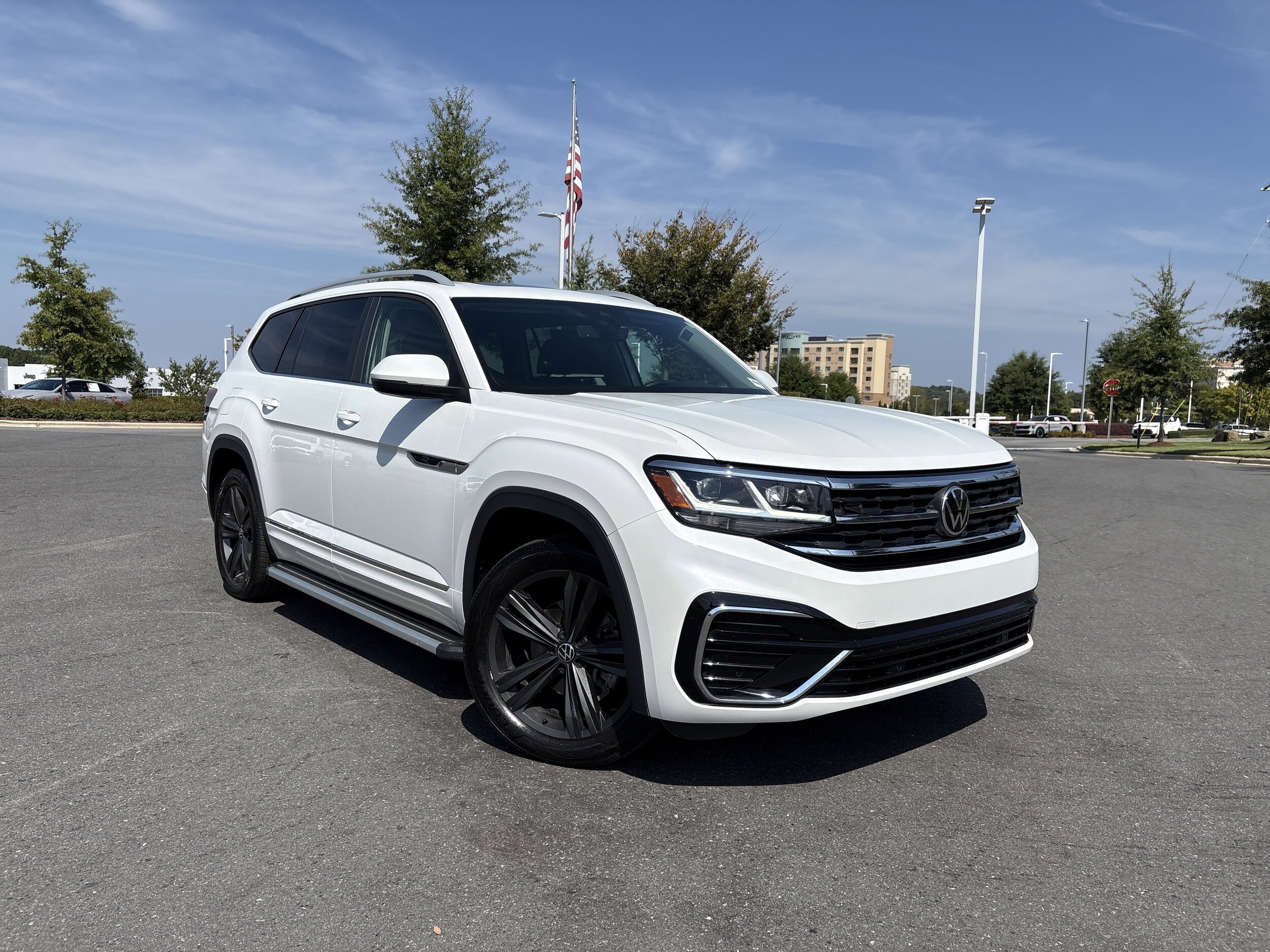 2022 Volkswagen Atlas V6 SEL R-Line photo 2