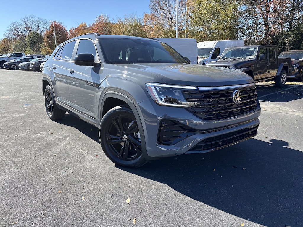 New 2026 Volkswagen Atlas Cross Sport 2.0T SEL R-Line Black SUV