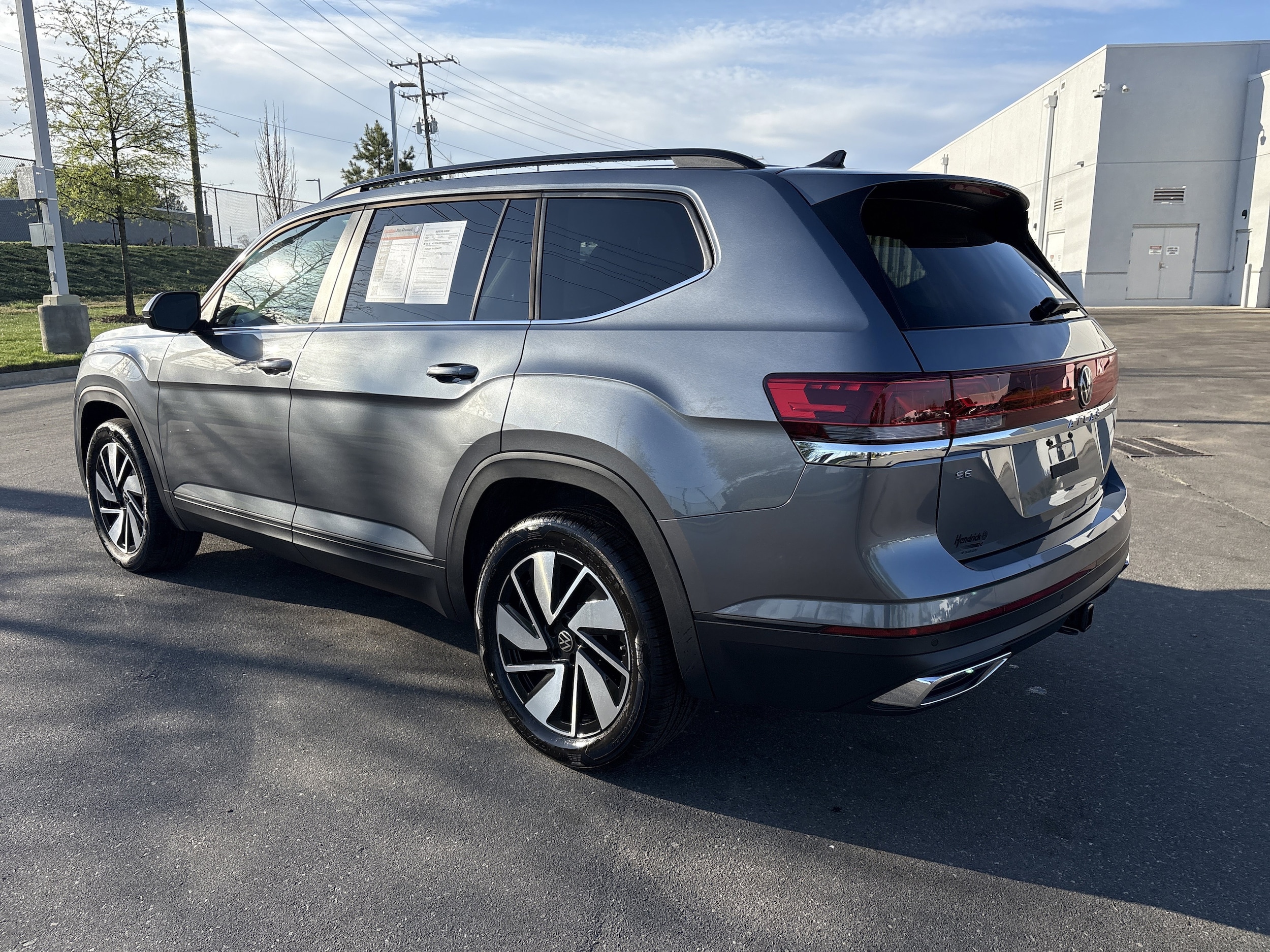 2025 Volkswagen Atlas 2.0T SE w/Technology photo 6