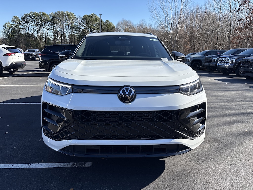 New 2026 Volkswagen Tiguan 2.0T SE R-Line Black SUV