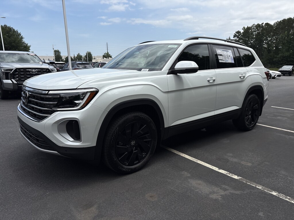 New 2026 Volkswagen Atlas SE w/Technology SUV