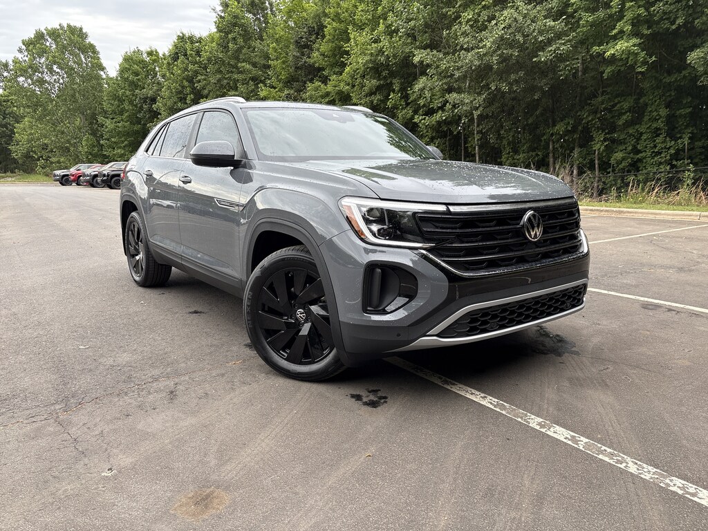 New 2026 Volkswagen Atlas Cross Sport 2.0T SE w/Technology SUV