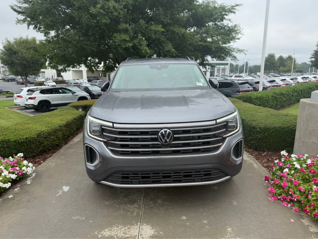 Used 2024 Volkswagen Atlas 2.0T SE w/Technology SUV